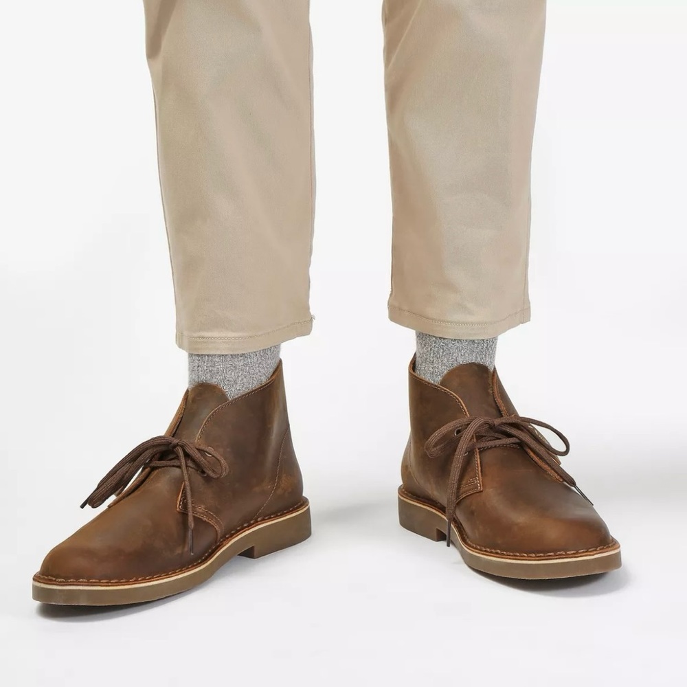 Clark’s Desert Chukka Boot - EU 43 (9.5M / 11W) brown leather. Color: Beeswax